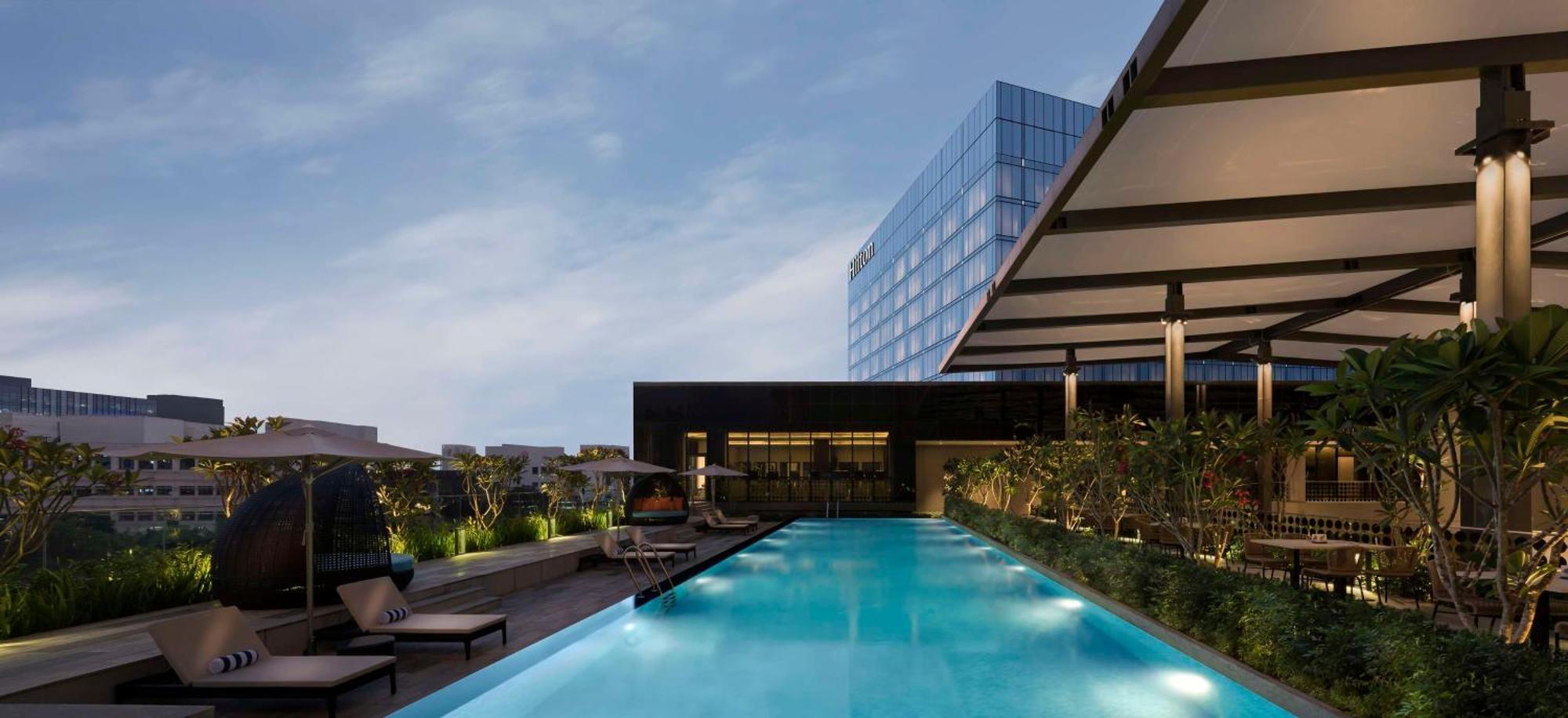 Hotel Hilton Bengaluru Embassy Manyata Business Park Zewnętrze zdjęcie