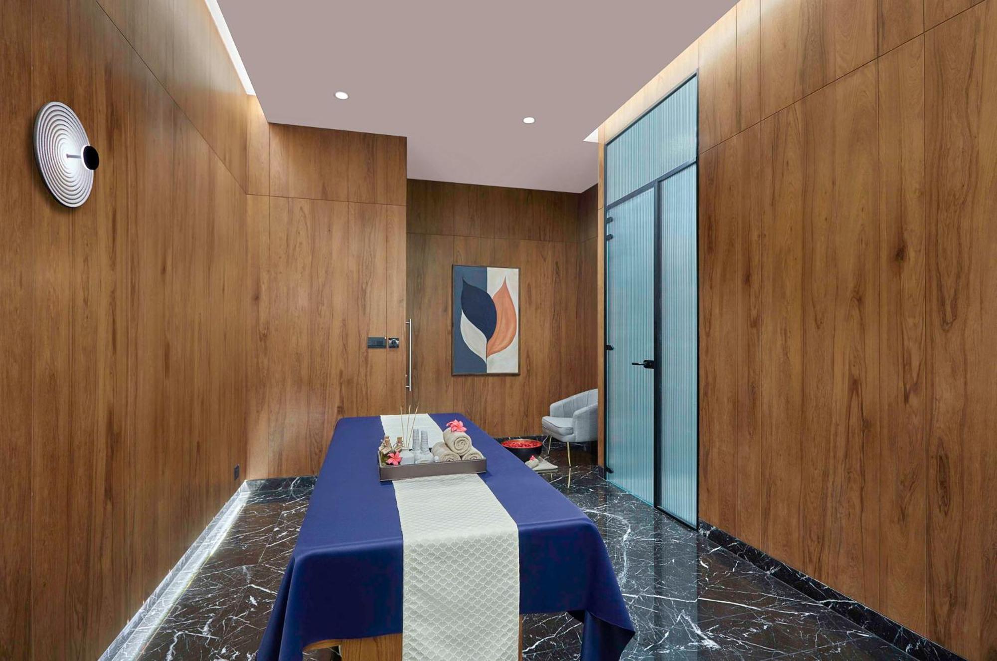 Hotel Hilton Bengaluru Embassy Manyata Business Park Zewnętrze zdjęcie